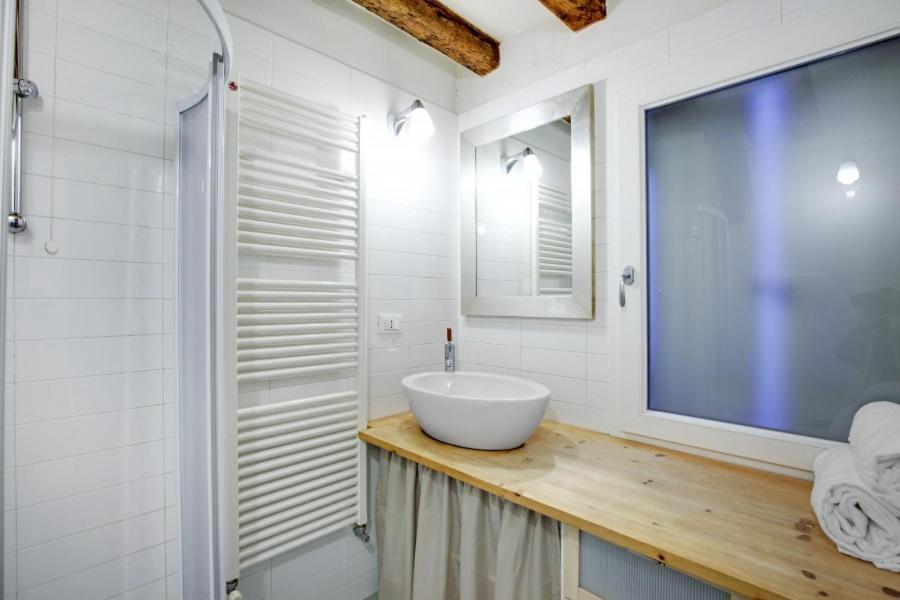 Cozy Apartment Up To 4 In Biennale Giardini By Bricola Apartments Veneza Exterior foto